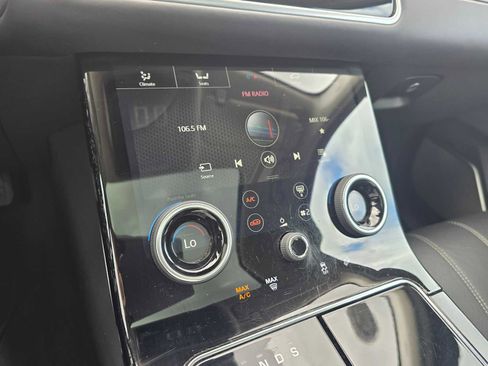 Used 2018 Land Rover Range Rover Velar R-Dynamic SE image 30