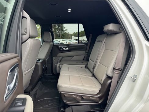 Used 2024 Chevrolet Tahoe Z71 w/ Luxury Package image 11