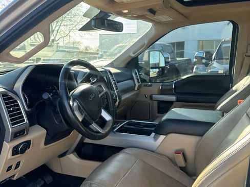 Used 2017 Ford F250 Lariat w/ Lariat Ultimate Package image 5