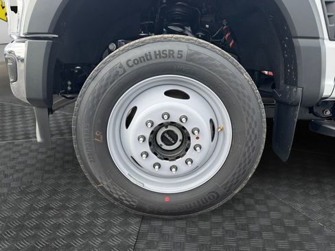 New 2026 Ford F450 XL w/ XL Chrome Package image 17