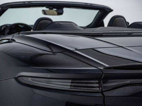 Used 2022 Aston Martin DBS Superleggera Volante RWD image 15