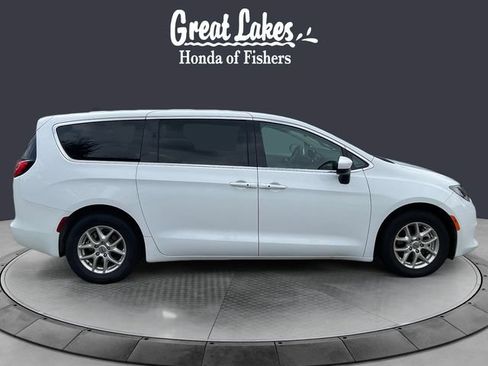 Used 2023 Chrysler Voyager LX FWD image 6