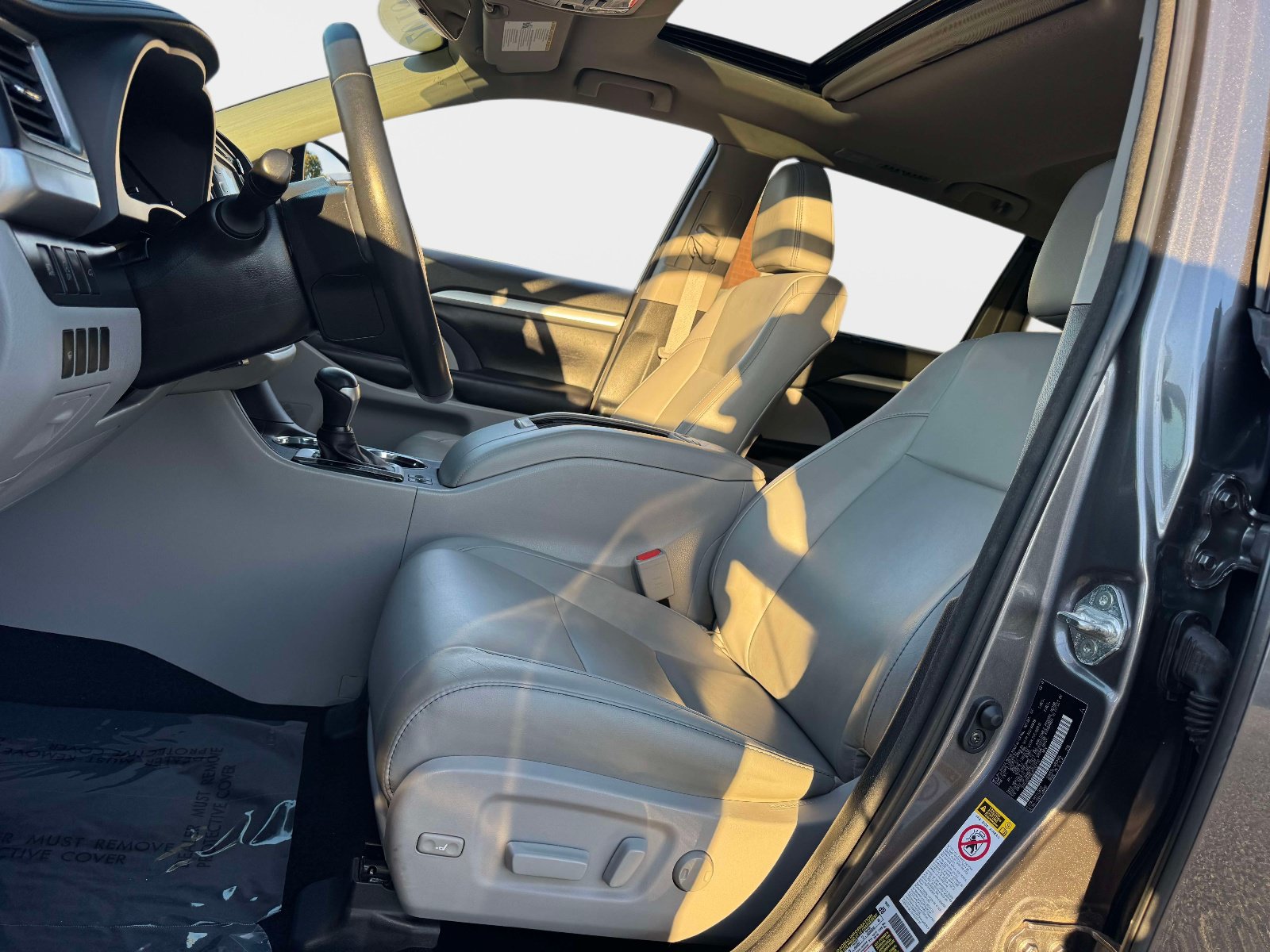 Used 2018 Toyota Highlander XLE AWD/4WD image 14