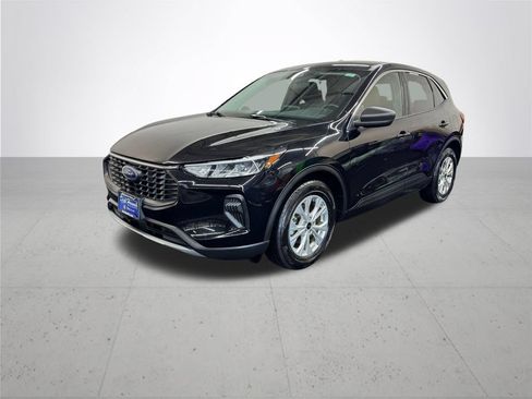 Used 2024 Ford Escape Active FWD image 2