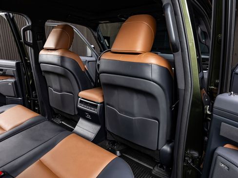 Used 2024 Lexus GX 550 image 32