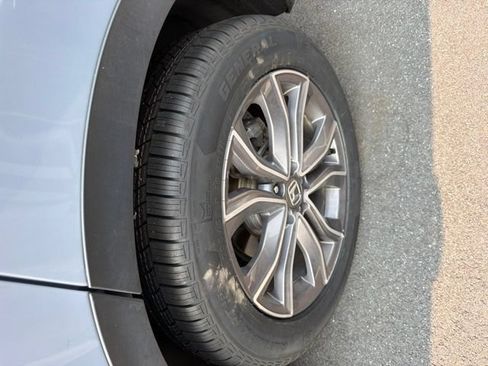 Used 2020 Honda CR-V Touring image 5
