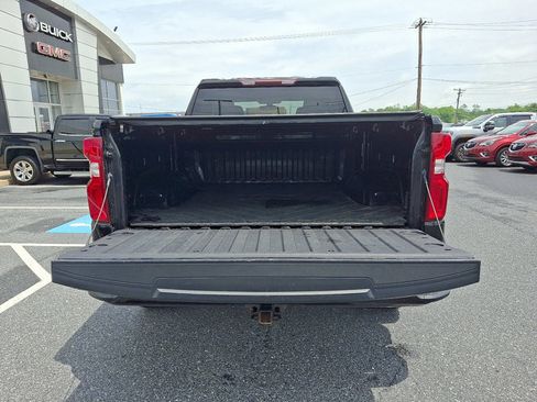 Used 2020 Chevrolet Silverado 1500 Custom w/ Custom Value Package AWD/4WD image 28