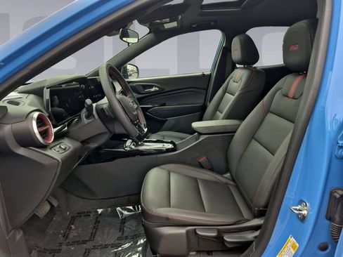 Used 2024 Chevrolet Trax RS w/ Sunroof Package FWD image 10