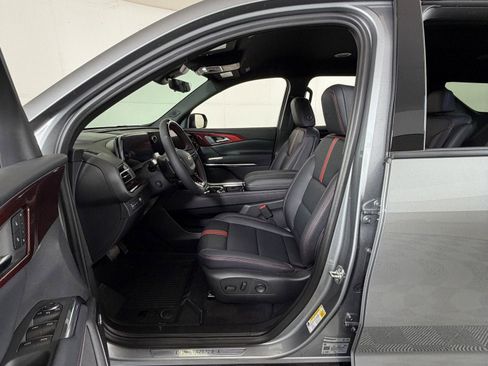 New 2026 Chevrolet Traverse RS w/ LPO, Floor Liner Package image 20