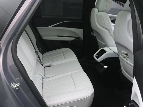 Certified 2025 Cadillac Lyriq Luxury AWD/4WD image 12