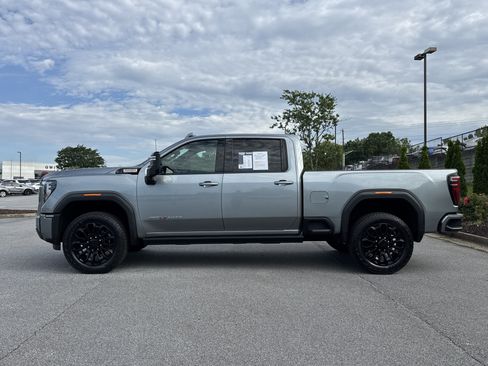 Used 2024 GMC Sierra 2500 AT4 w/ AT4 Premium Plus Package AWD/4WD image 7
