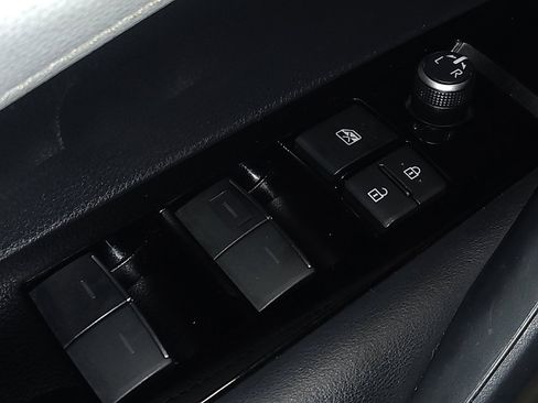 Used 2021 Toyota Corolla SE FWD image 27