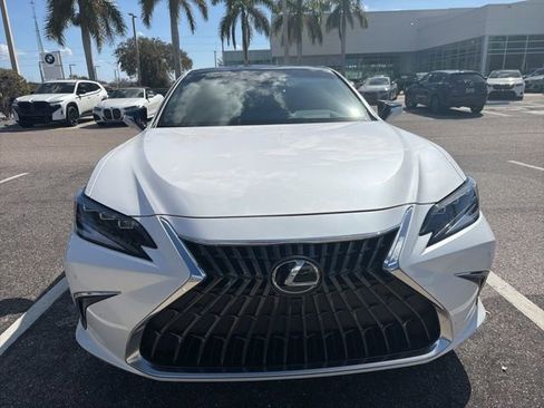 Used 2025 Lexus ES 350 Ultra Luxury w/ Accessory Package (Z2) image 2