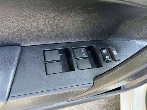 Used 2017 Toyota Corolla L FWD image 18