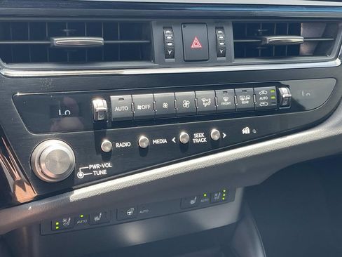 Used 2023 Lexus ES 350 F Sport w/ Accessory Package (Z2) FWD image 34