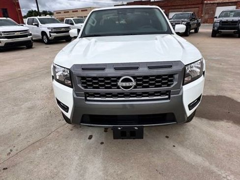 New 2025 Nissan Frontier SV w/ SV Convenience Package image 2