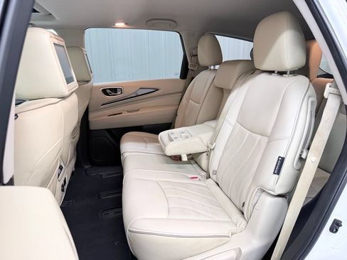 Used 2019 INFINITI QX60 Luxe w/ Essential Package FWD image 32