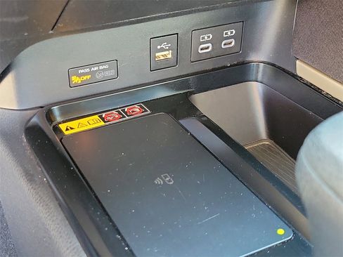 Used 2025 Toyota Camry LE image 30