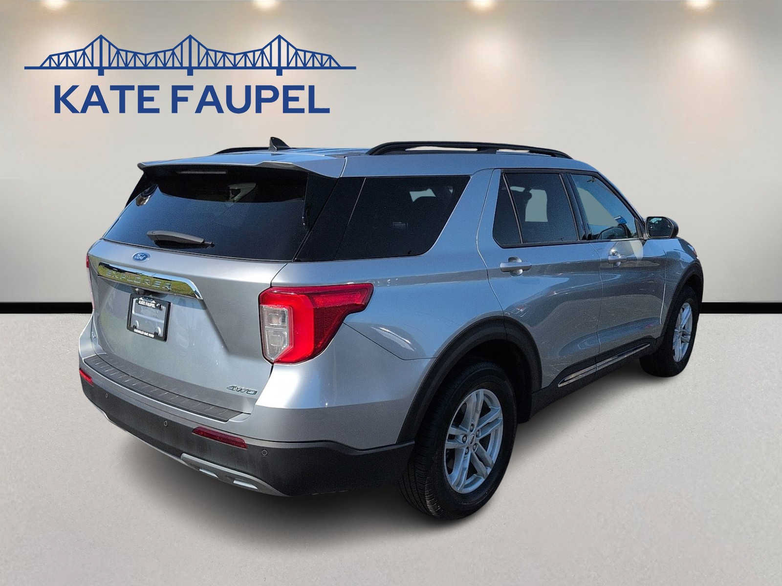 Certified 2024 Ford Explorer XLT w/ Equipment Group 202A AWD/4WD image 7