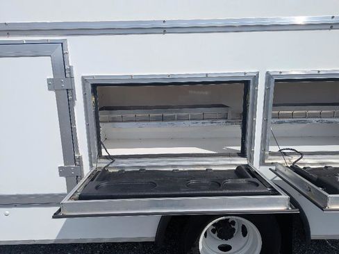 Used 2024 Ford E-350 and Econoline 350 Super Duty w/ Power Windows & Locks Group RWD image 7