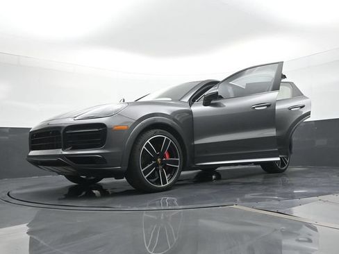 Certified 2023 Porsche Cayenne GTS AWD/4WD image 30