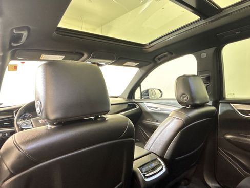 Used 2022 Cadillac XT6 Luxury w/ LPO, Floor Liner Package AWD/4WD image 31