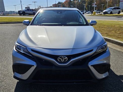 Used 2023 Toyota Camry SE image 2