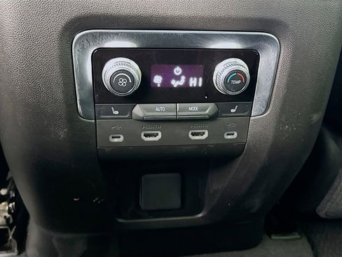 Used 2021 GMC Yukon XL Denali w/ Denali Ultimate Package image 29