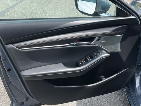 Used 2021 MAZDA MAZDA3 s FWD image 9