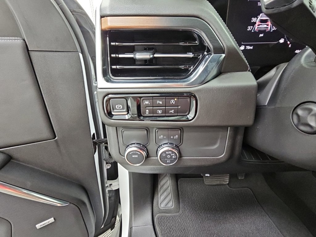 Certified 2025 GMC Yukon Denali RWD image 27