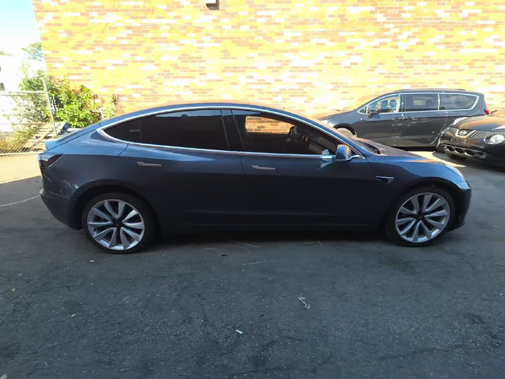 Used 2020 Tesla Model 3 Standard Range RWD image 3