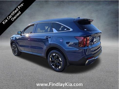 Certified 2025 Kia Sorento S w/ Panoramic Sunroof Package image 9