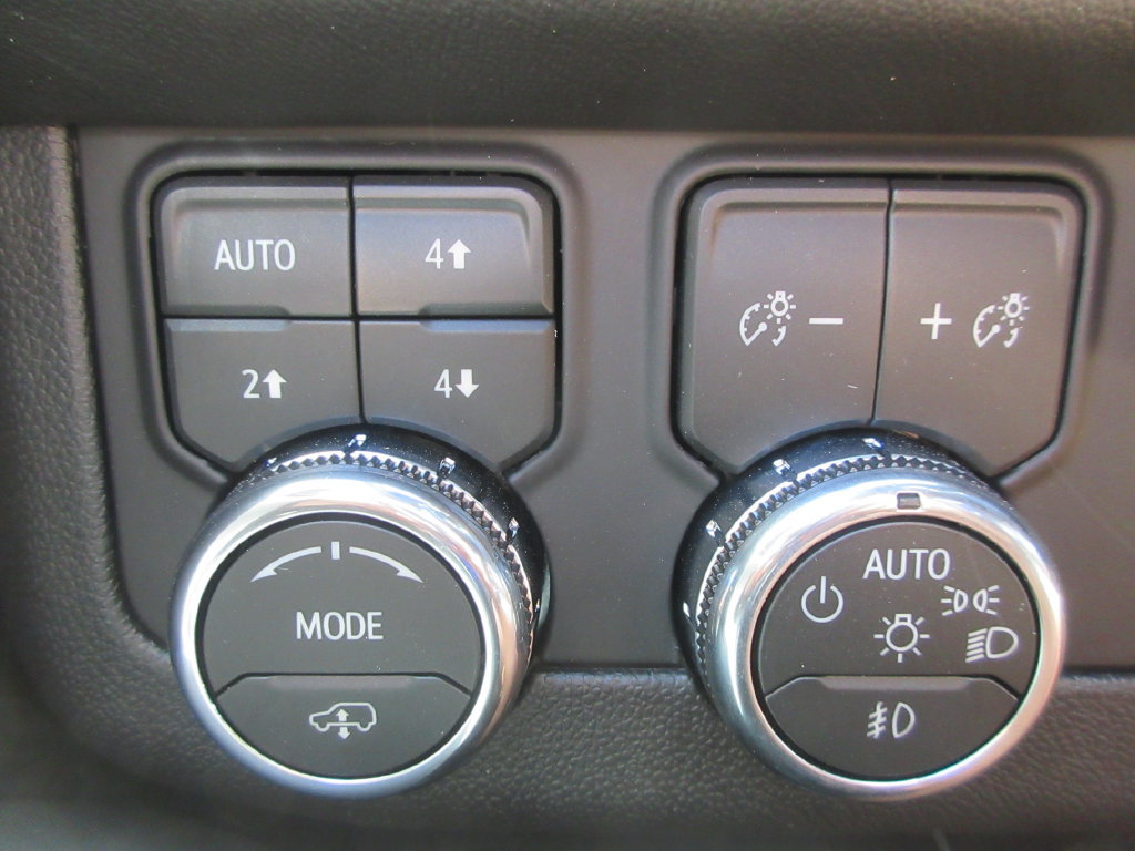 New 2027 GMC Yukon AT4 w/ AT4 Premium Plus Package AWD/4WD image 17