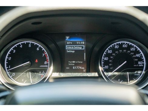 Used 2022 Toyota Camry SE FWD image 10