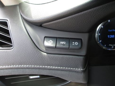 Used 2018 Cadillac Escalade ESV Luxury image 14