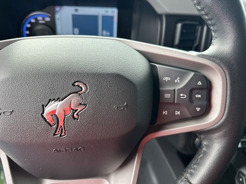 Used 2023 Ford Bronco Badlands image 26