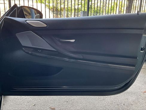 Used 2017 BMW M6 Convertible image 21