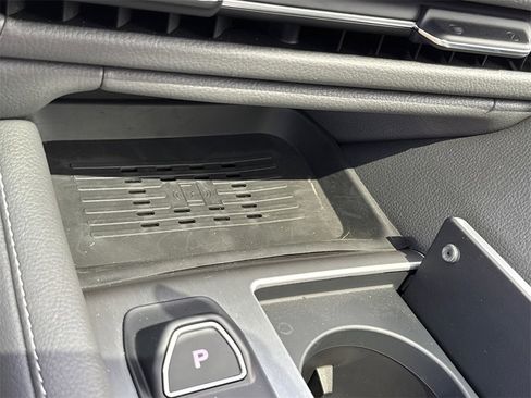 New 2024 VinFast VF 9 Plus image 30