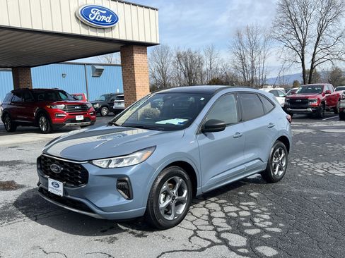 Used 2023 Ford Escape ST-Line w/ Tech Pack #1 image 2