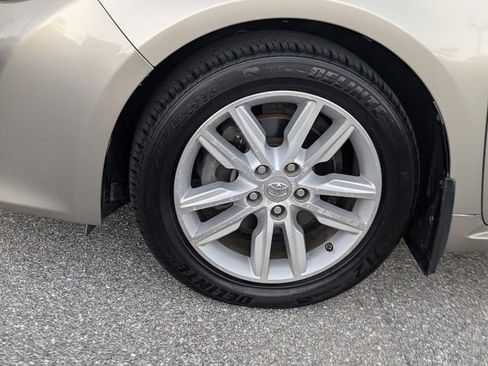 Used 2014 Toyota Avalon XLE Premium FWD image 4
