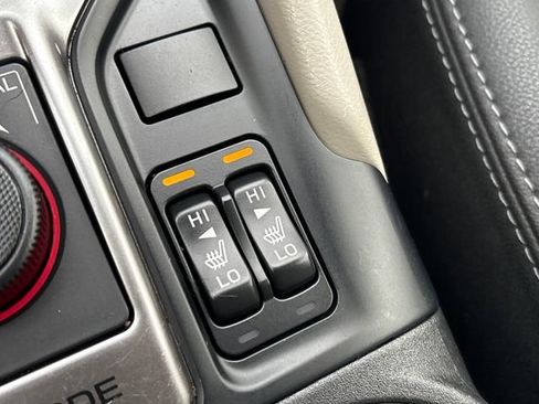 Used 2020 Subaru Forester Premium image 17