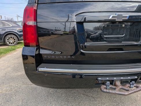 Used 2017 Chevrolet Suburban Premier image 17