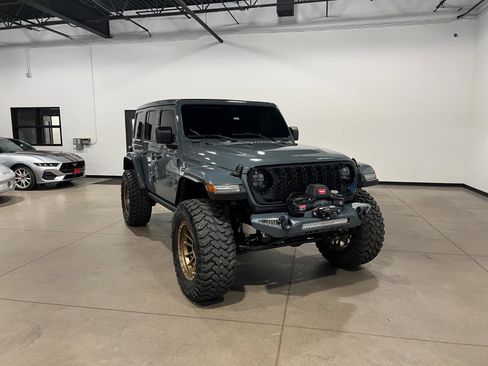 Used 2025 Jeep Wrangler Willys image 1