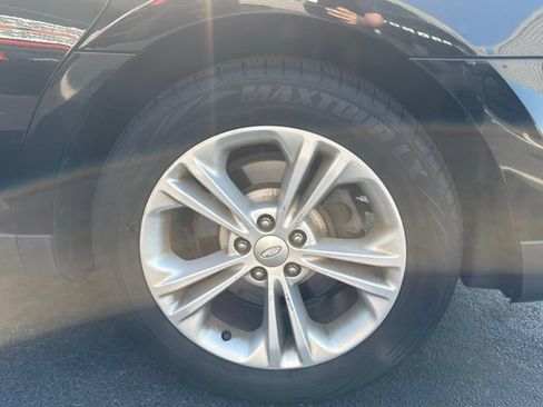 Used 2017 Ford Taurus SEL w/ Equipment Group 201A FWD image 8