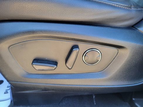 Used 2022 Ford Explorer Limited AWD/4WD image 16