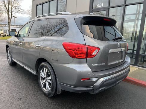 Used 2019 Nissan Pathfinder SL image 5