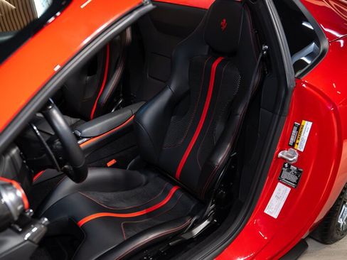 Used 2022 Ferrari 812 GTS RWD image 6