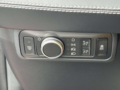 Used 2021 Ford Mustang Mach-E Premium RWD image 29