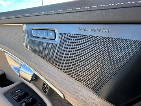 New 2026 Volvo XC90 B6 Plus w/ Protection Package Premier image 19