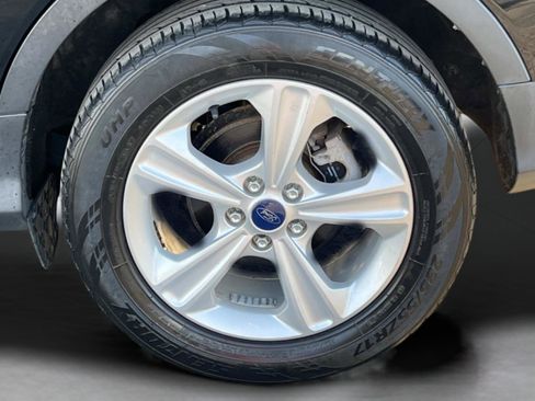 Used 2016 Ford Escape SE w/ Equipment Group 201A image 12